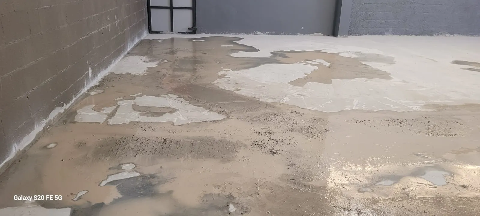 Preparação de superfície do piso