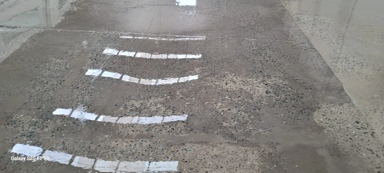 Medição e marcação para reparo do piso